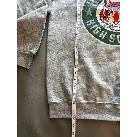 Stranger Things MED Hawkins High Tigers Crew Neck Long Sleeve EUC - Picture 6 of 7